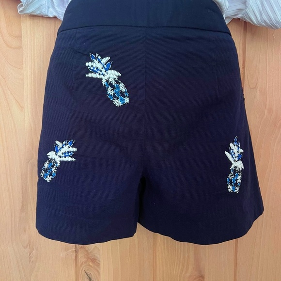 LOFT Sz 00 Navy Bermuda Shorts with Pineapple Embroidery - Picture 4 of 5